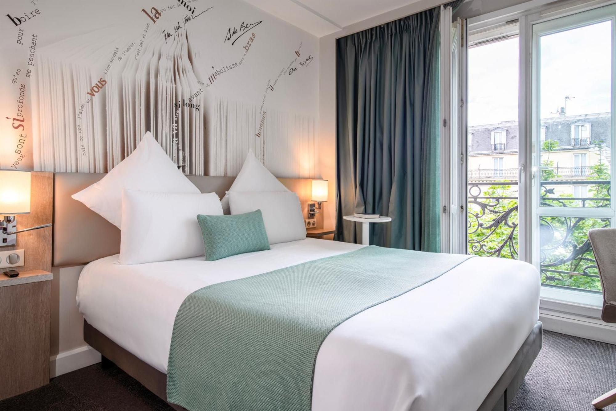 Mercure Montparnasse Raspail Hotel